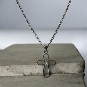 Elegant 925 Sterling Silver Cross Pendant Free Chain Necklace